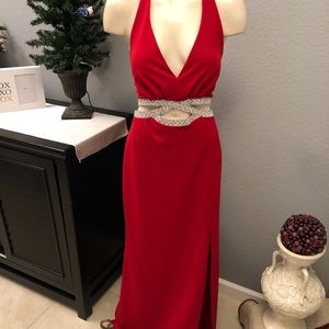 Sleeveless dress,backless with rhinestones